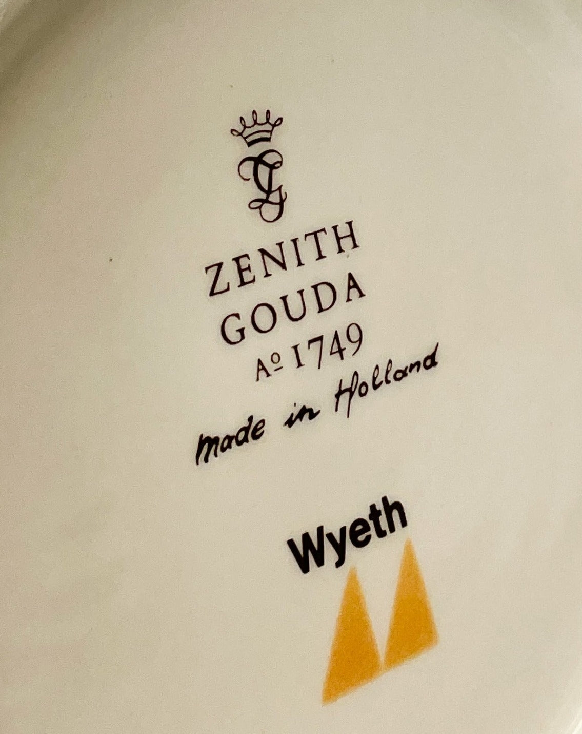 Vaas- Zenith Gouda 1749